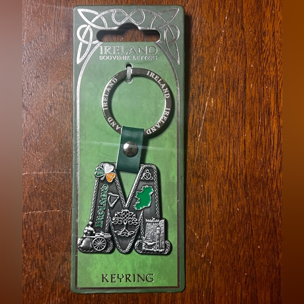 NWT Shamrock Gift Company Ireland Souvenir Letter “M” Keyring